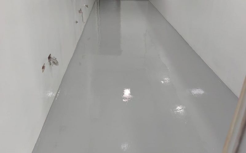 Instalación de Piso Epóxico Capa Gruesa en Fábrica de Chocolate en Quito – Caso de Éxito PYRCO