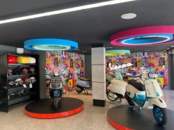 Renovación Inspirada: Transformando un Local de Motos Vespa con Elegancia y Estilo