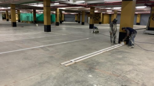 Diseño y Replanteo y pintura de Parqueaderos en Centro Comercial