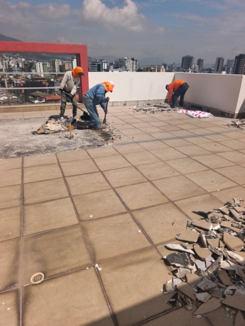 Cuando la cer&aacute;mica agrava las filtraciones