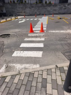 Mantenimiento de pintura de se&ntilde;alizaci&oacute;n en parqueaderos