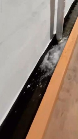 Impermeabilizaci&oacute;n de canal recolector de aguas lluvias en galp&oacute;n industrial